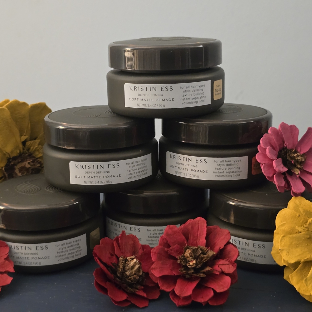 Kristin Ess Depth Defining Soft Matte Pomade - Picture 2 of 4